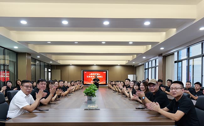 團(tuán)隊(duì)會(huì)議展示.jpg